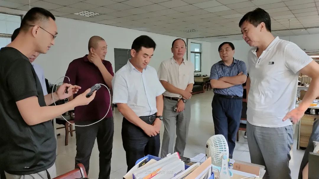 國(guó)家（濟(jì)寧）高新技術(shù)產(chǎn)業(yè)開發(fā)區(qū)創(chuàng)新創(chuàng)業(yè)服務(wù)中心領(lǐng)導(dǎo)一行蒞臨科電公司調(diào)研考察