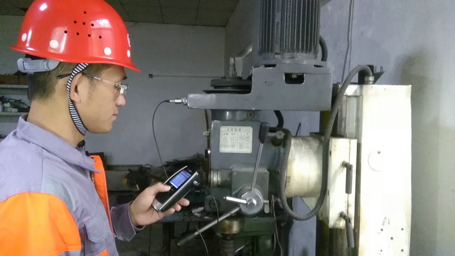 KV-3000A 便攜式測振儀